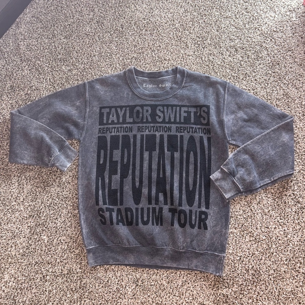 Taylor Swift reputation Tour Sweatshirt